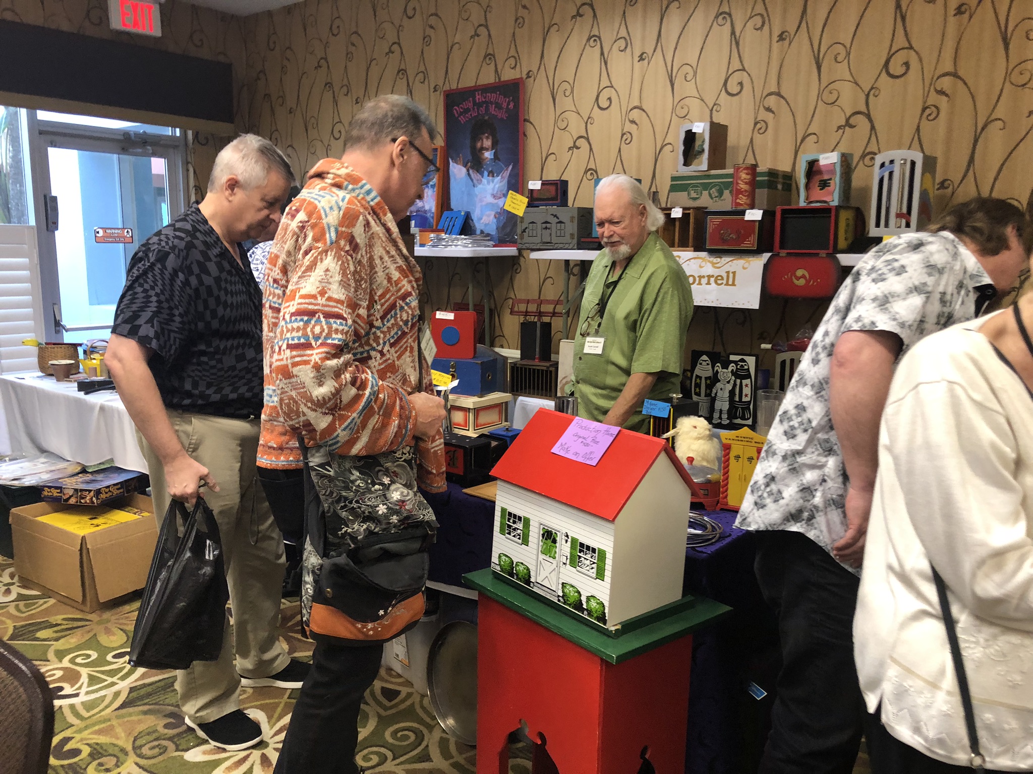 Dealer Room 02